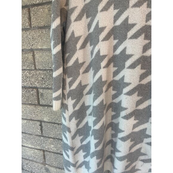 Cozy Gray & White Houndstooth Open Front Cardigan With Pockets - Picture 8 of 10